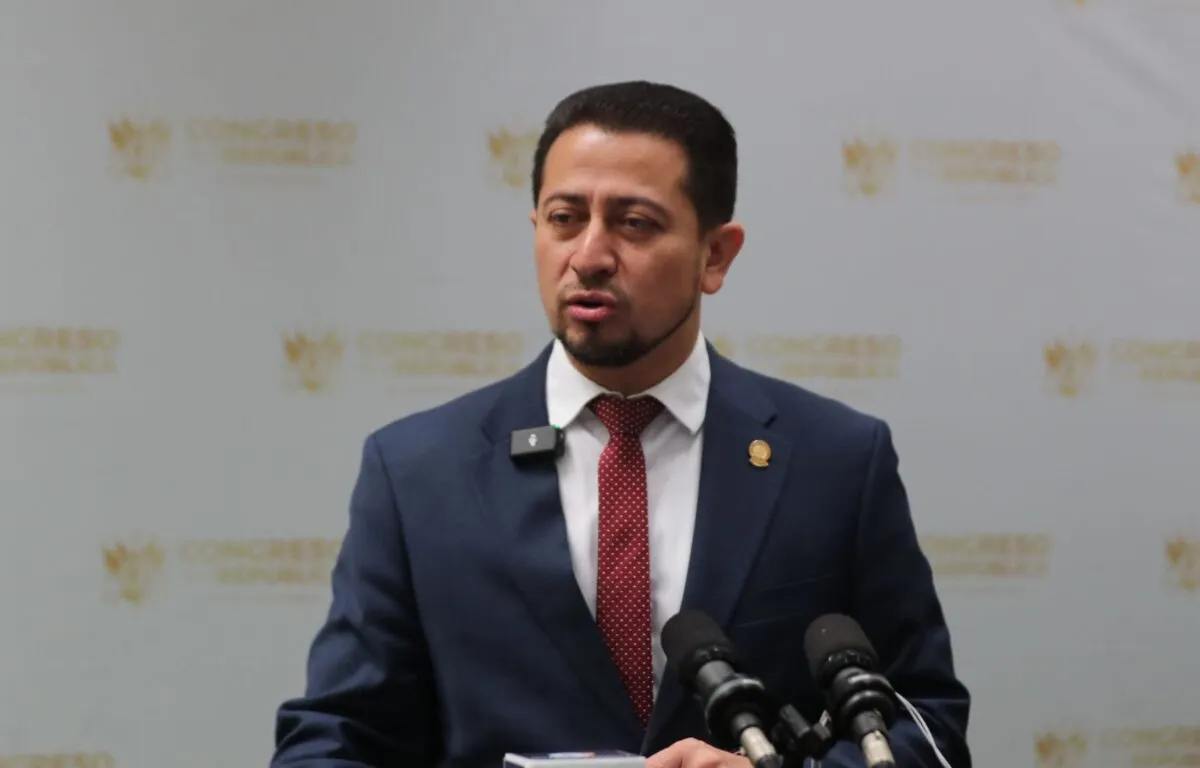 Nery Ramos responde a rumores sobre su destitución en el Congreso de Guatemala