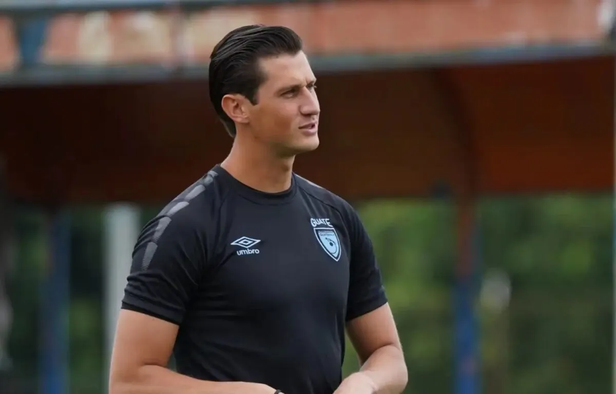 Nicholas Hagen sufre una dura lesión y pone en aprietos a Luis Fernando Tena
