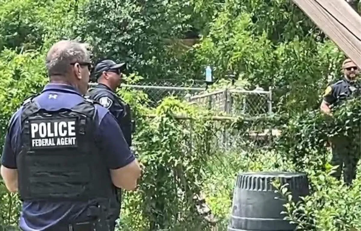 Guatemalteco Pasa Más de Ocho Horas en un Árbol para Evitar Captura en Texas