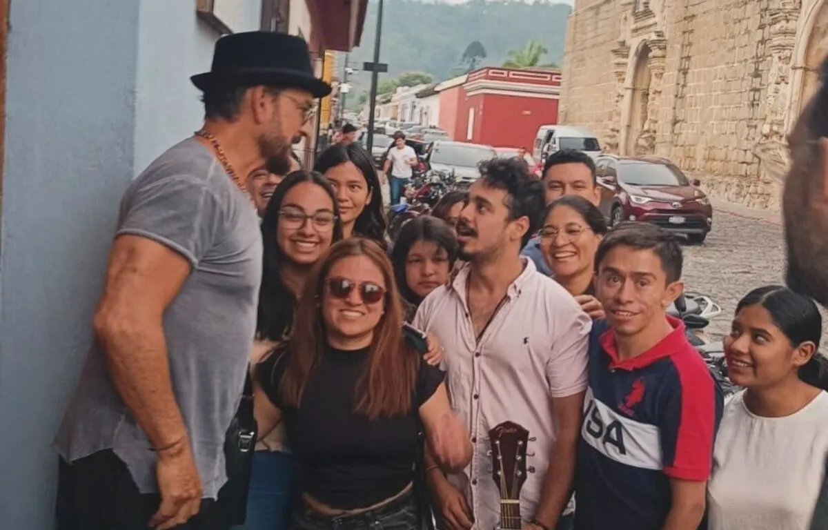Un regreso de Ricardo Arjona a las raíces en un escenario histórico