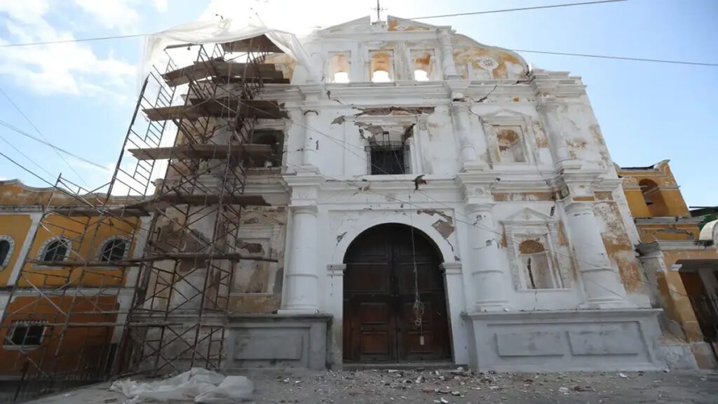 Iglesia El Calvario en Santa María de Jesús: historia viva en las faldas del Volcán de Agua