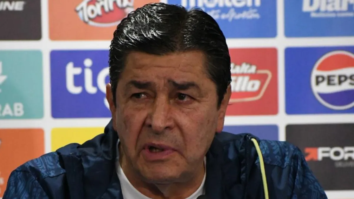 Tena admite error en la alineación ante Panamá