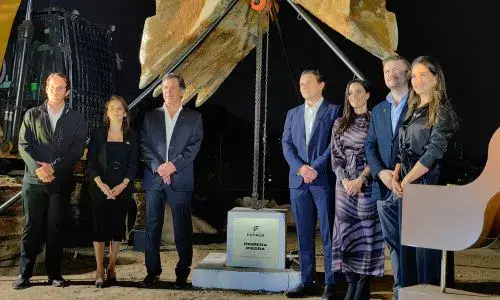 Acto de primera piedra de Distrito Futeca en Ciudad Guatemala