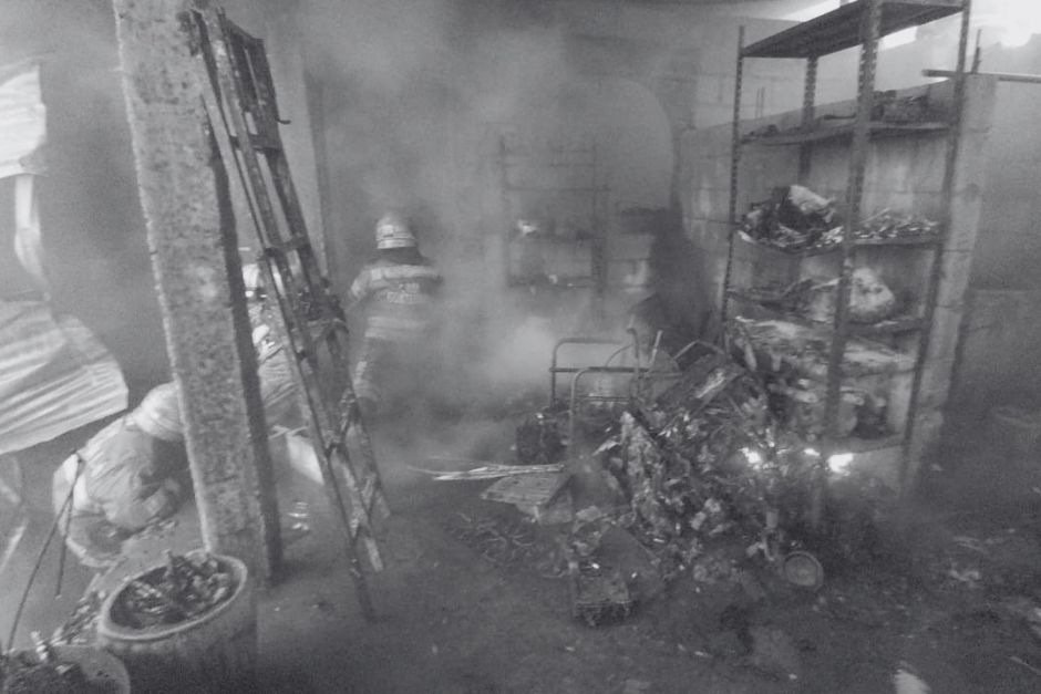 Incendio en aceitera deja un fallecido en la zona 1