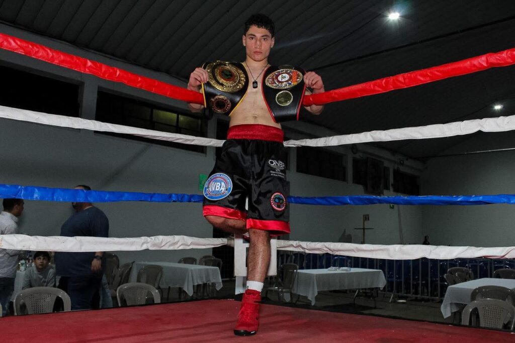Momento de la velada de boxeo en el Parque de la Industria