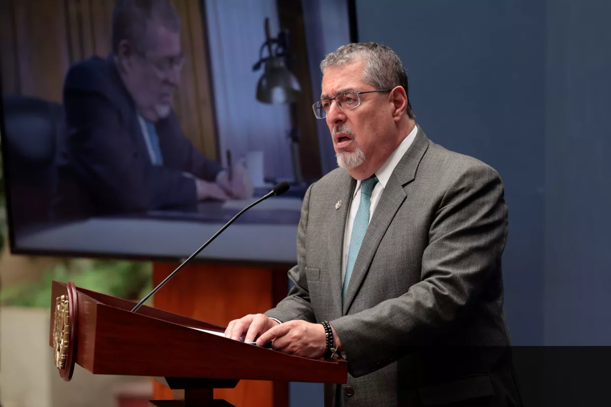 Arévalo durante conferencia de prensa en Palacio Nacional