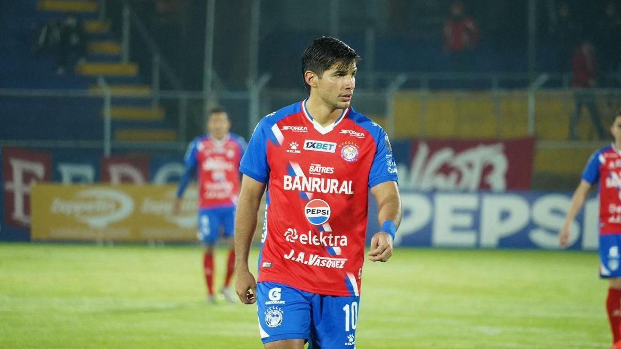 Órgano Disciplinario reduce sanción y habilita a Chucho López para semifinal
