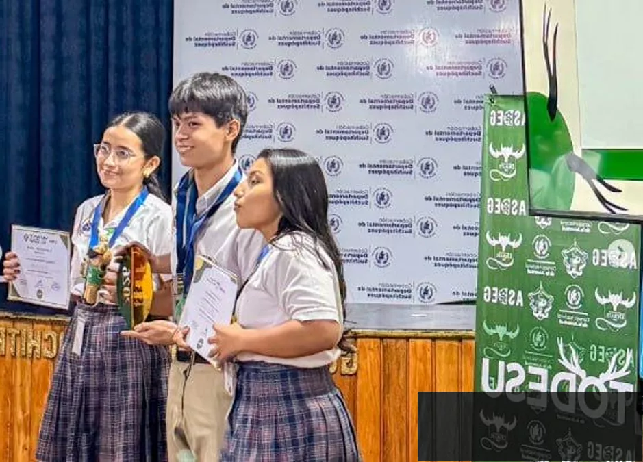 Jóvenes guatemaltecos buscan representar al país en el Mundial de Debate Escolar en Panamá