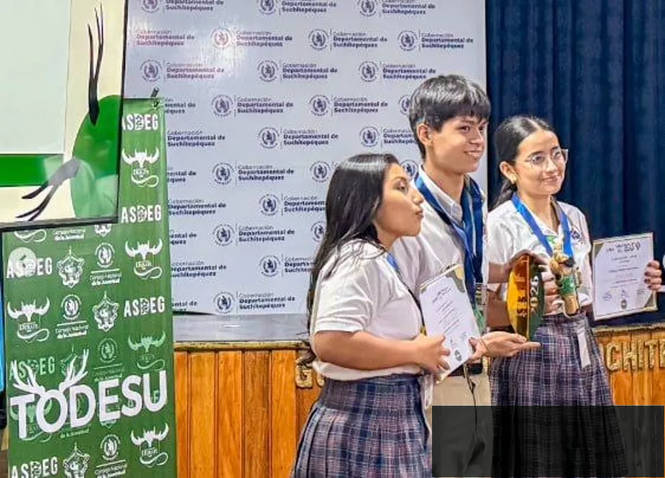 Jóvenes guatemaltecos buscan representar al país en el Mundial de Debate Escolar en Panamá
