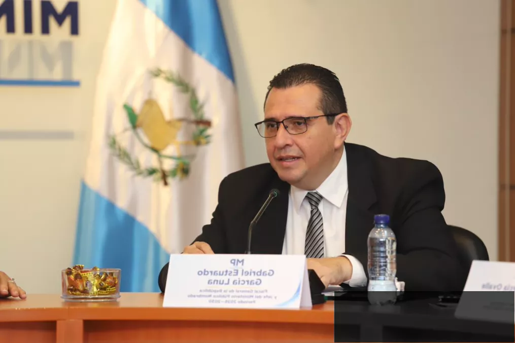 Gabriel García Luna asume como fiscal general del MP con promesa de transparencia y modernización