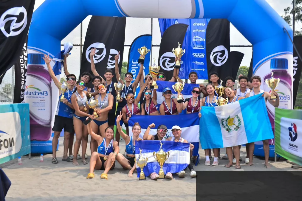 Podio Centroamericano voleibol de playa Sub-17 Sub-19