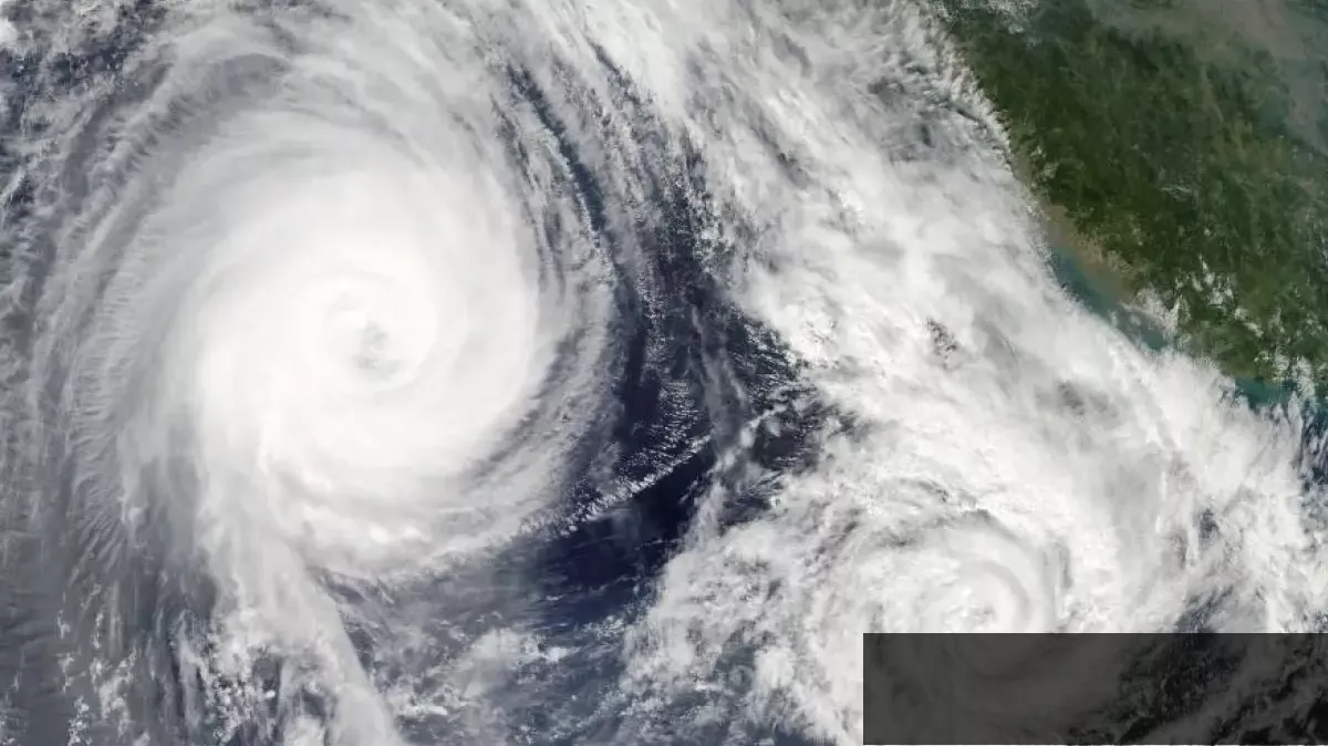 Imagen satelital de huracán en el océano Pacífico