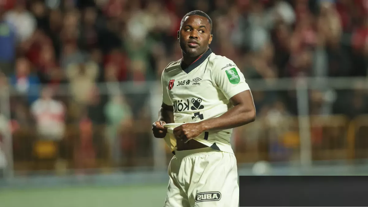 Joel Campbell durante su etapa en Liga Deportiva Alajuelense