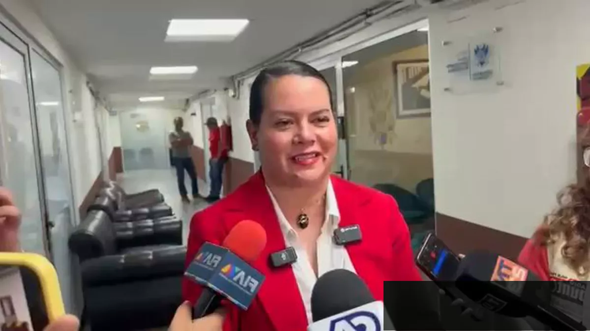 Trabajadores del MAGA durante una distribución de insumos agrícolas