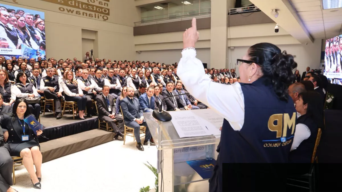 Consuelo Porras durante ceremonia de entrega de cargo