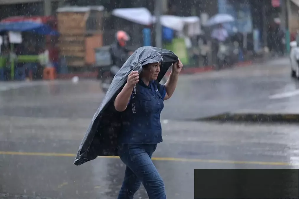 Primera onda del este traerá tormentas severas y calor extremo a Guatemala