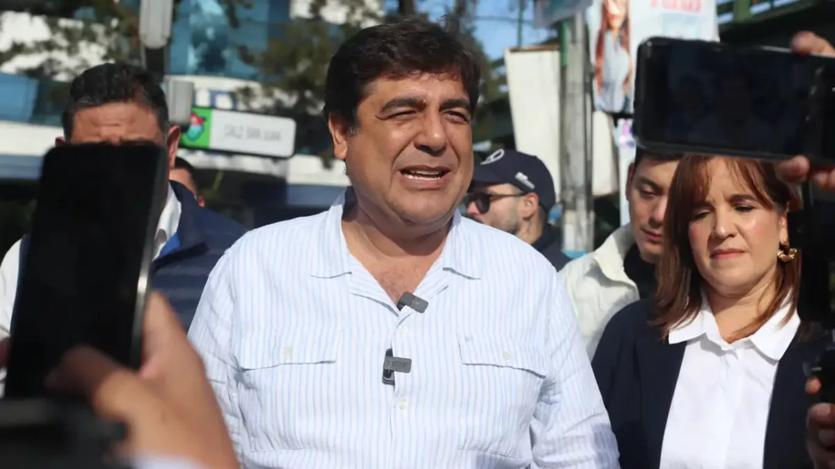Carlos Pineda denuncia corrupción en la PNC: cobro de Q20 mil por ingresar a la academia y cuotas hasta la gobernación