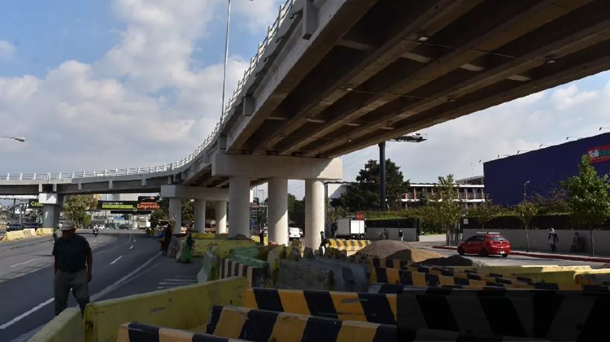 Carril reversible y cierre en Calzada Roosevelt complicarán el tránsito este lunes