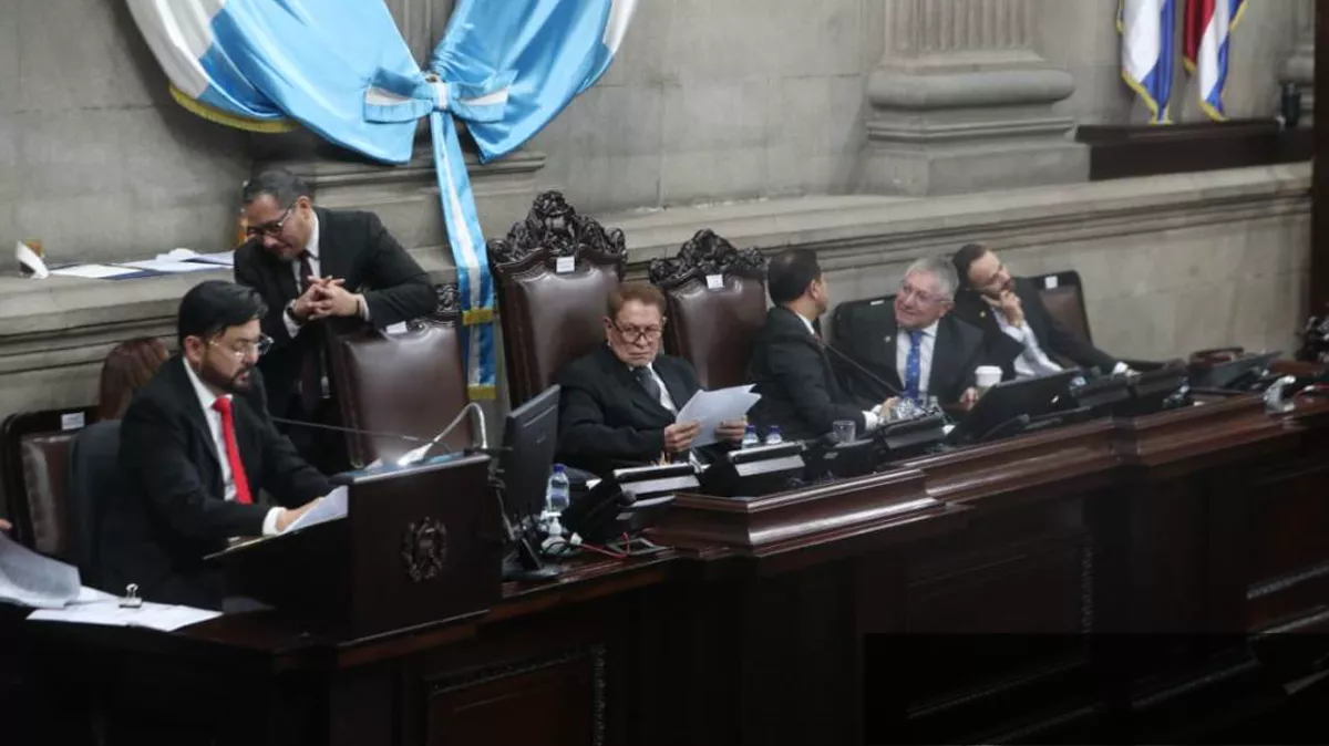Sesión plenaria del Congreso aprobando ley antilavado