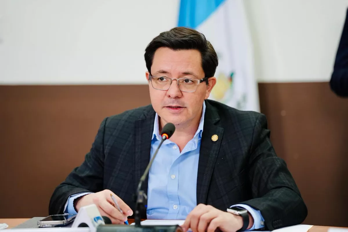 Diputado Julio Héctor Estrada impulsa declarar lesivo contrato de frecuencia 5G en Guatemala