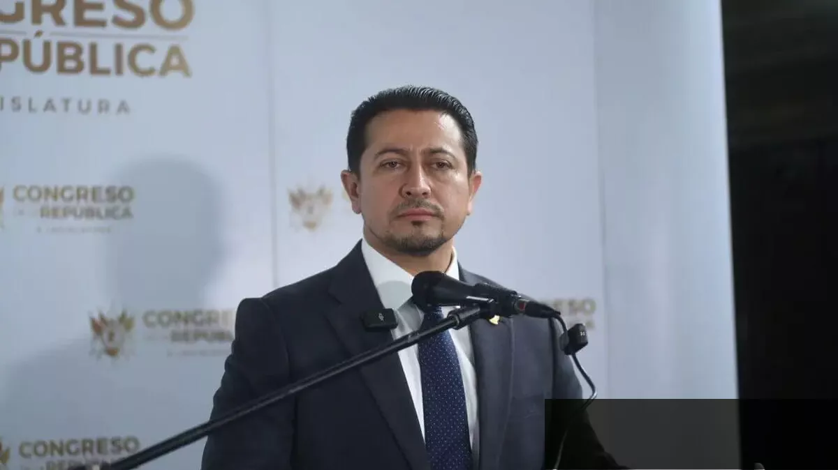 Nery Ramos contradice a Contreras: ley del IUSI sí puede avanzar