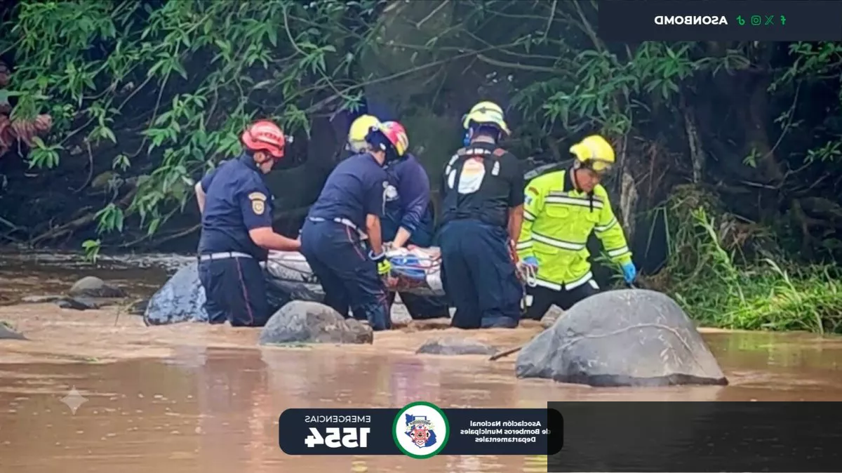 Rescate en río de Tecuaco, Casillas, Santa Rosa